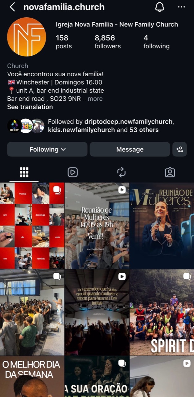 Print do Instagram da Igreja Nova Família em modo escuro, com fotos da comunidade